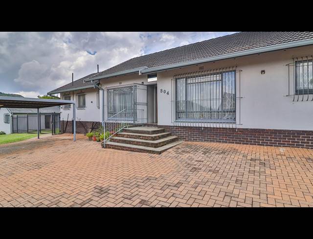 4 BEDROOM HOUSE FOR SALE IN MONDEOR